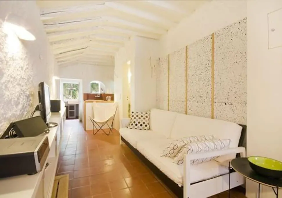 Cosy Studio Santos, Calm Street, Embassies Area Lisboa